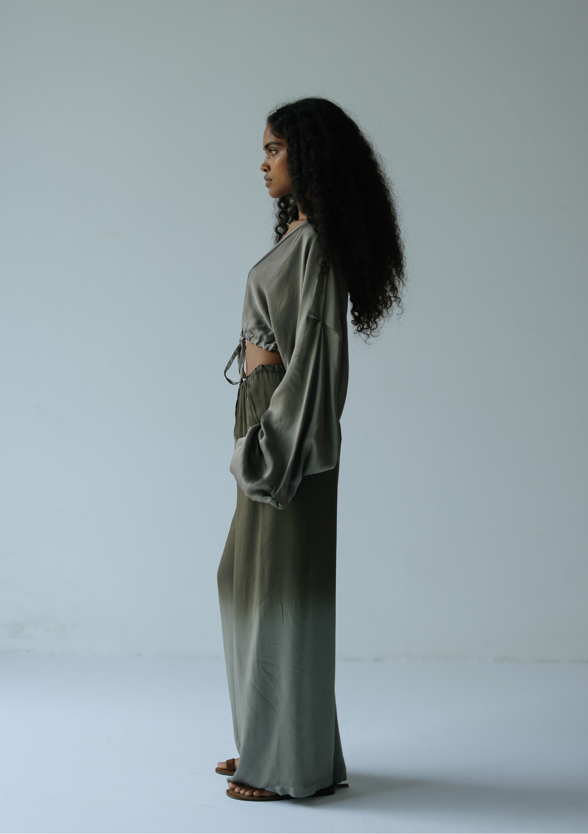 LERA HOSE - TEA LEAF BIS VETIVER