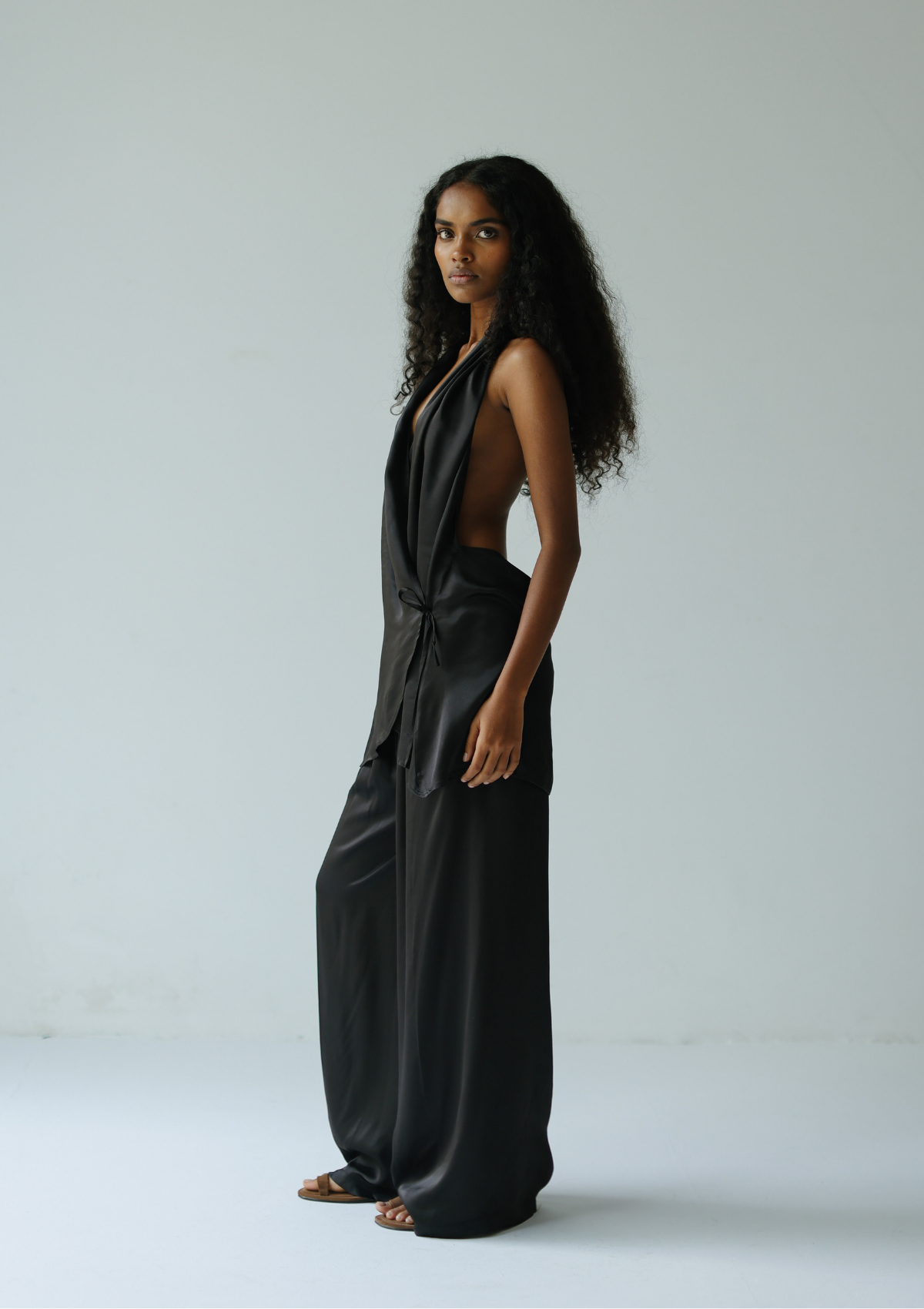 CAPUCHA ABIERTA - NEGRO