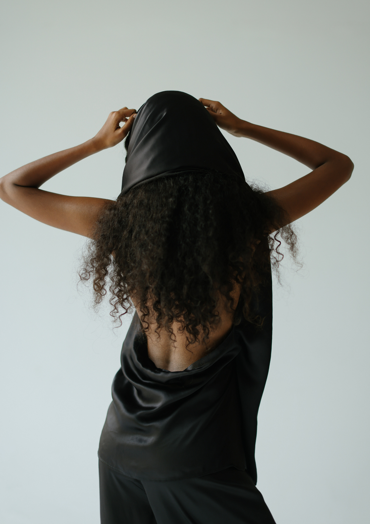 CAPUCHA ABIERTA - NEGRO