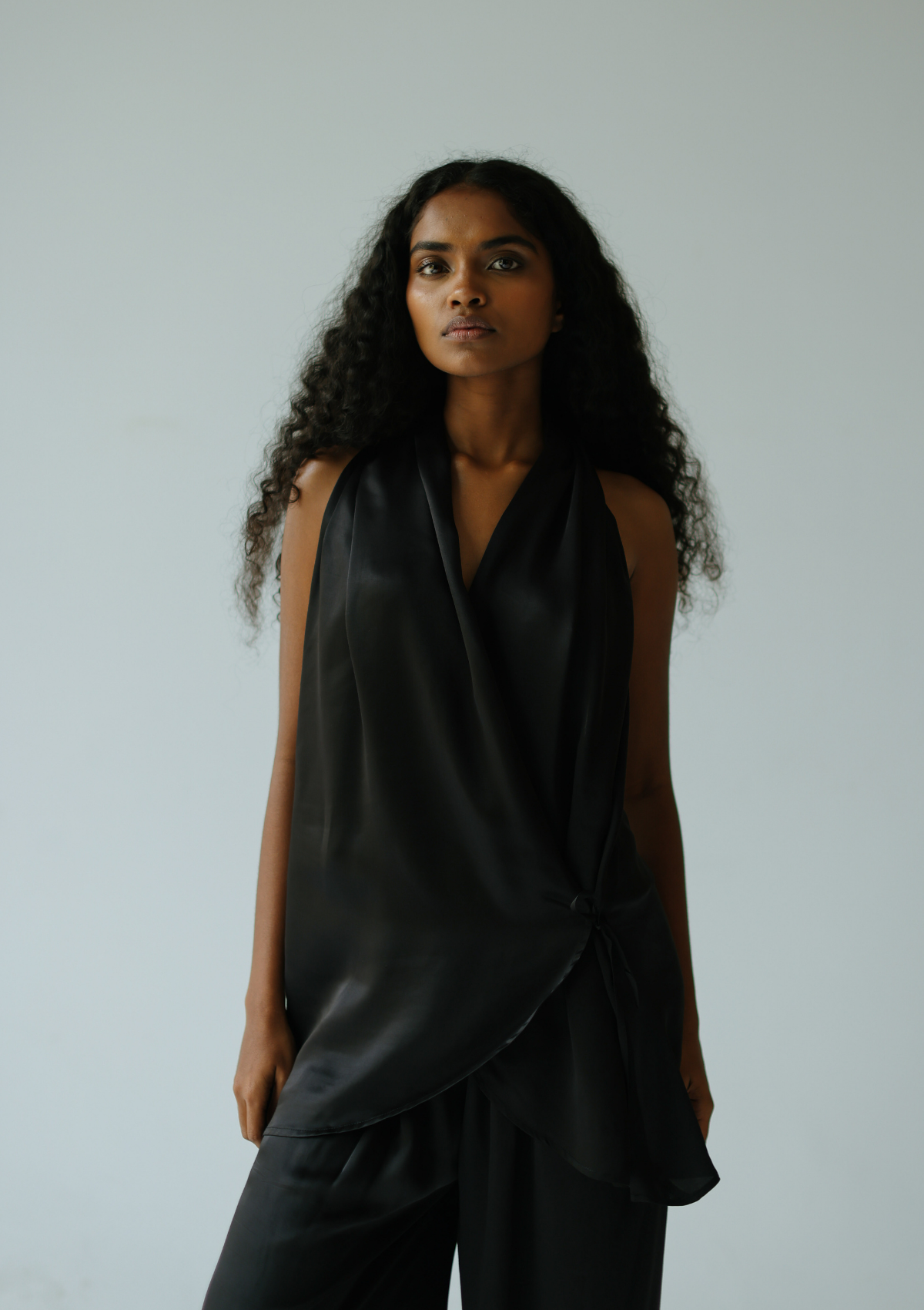 CAPUCHA ABIERTA - NEGRO