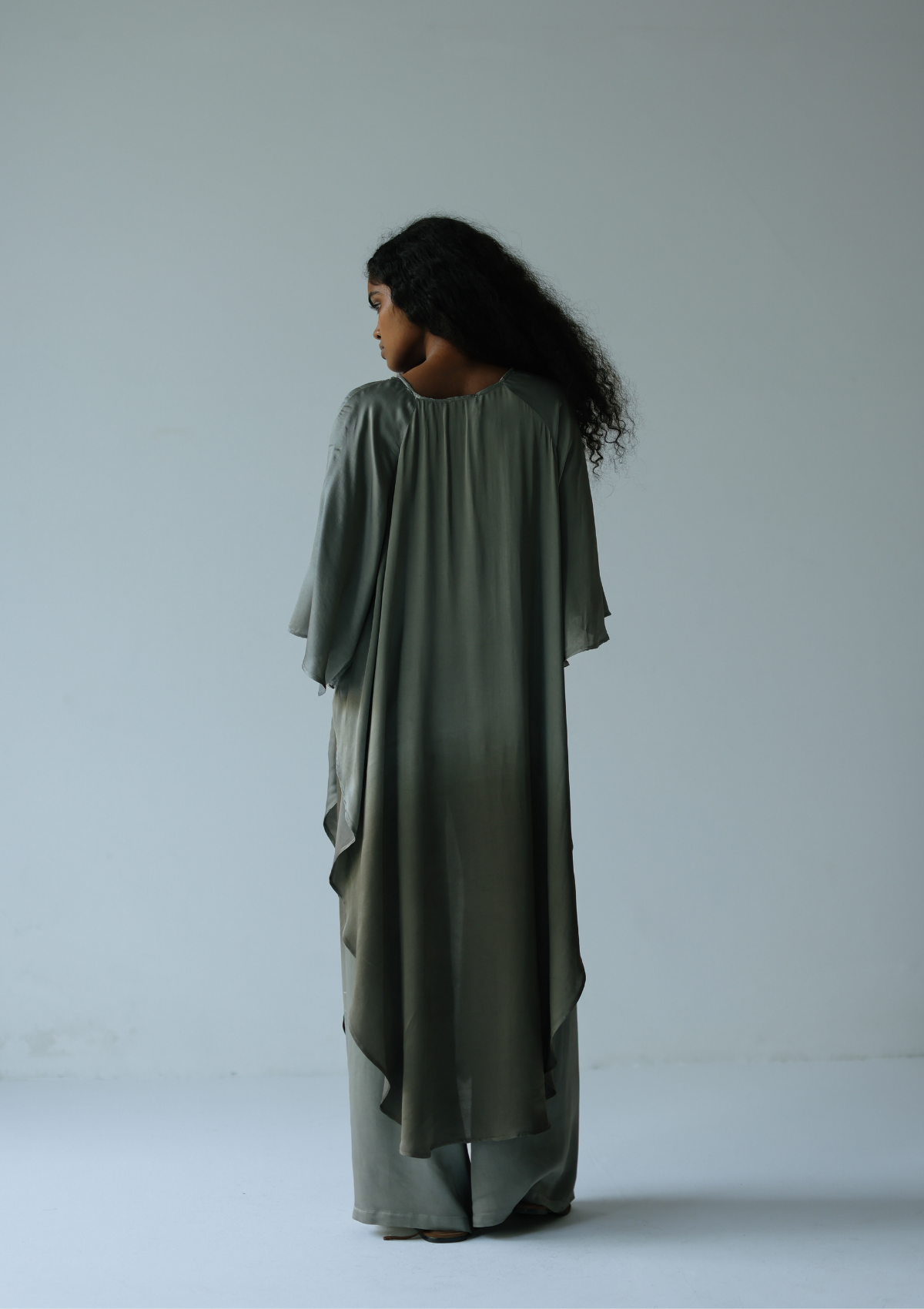 KARLA CAPE - TEA LEAF TO VETIVER