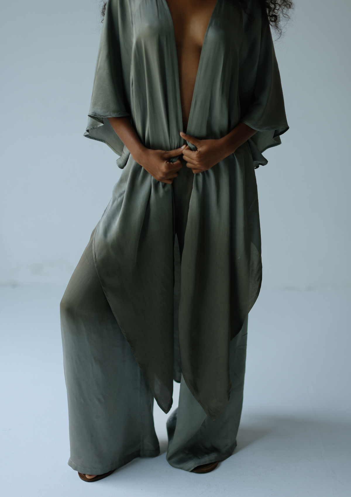 KARLA CAPE - TEA LEAF TO VETIVER