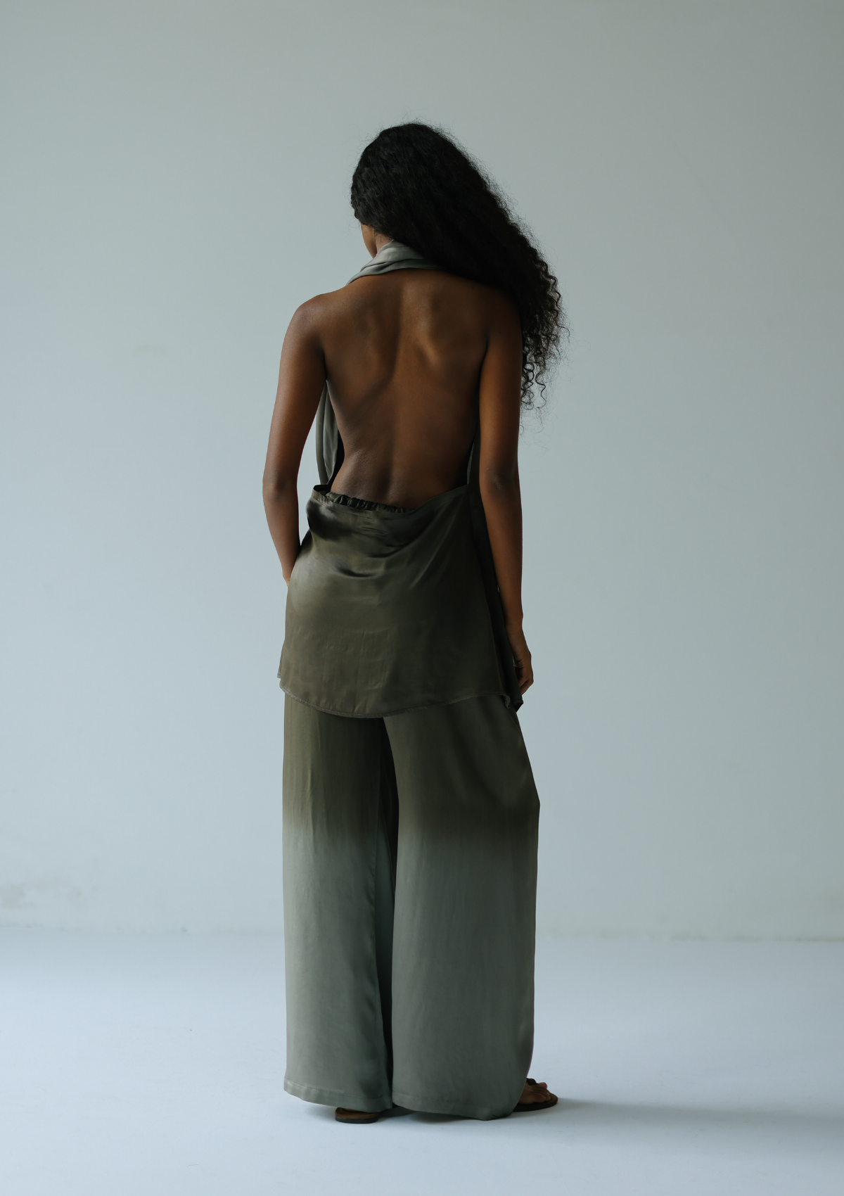 OPEN HOOD TOP- TEA LEAF TO VETIVER