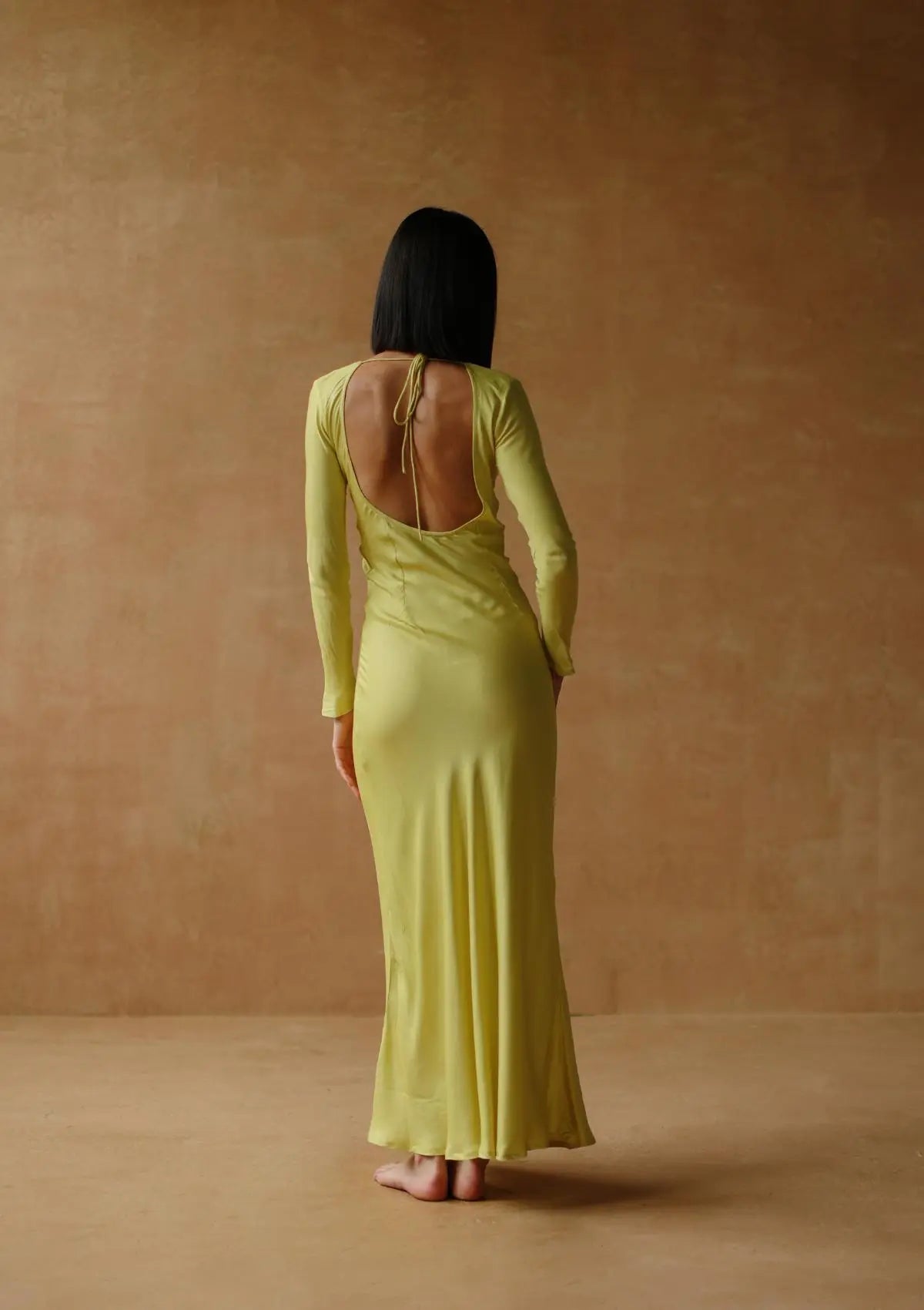 HARLEY MAXIKLEID- AKAZIE