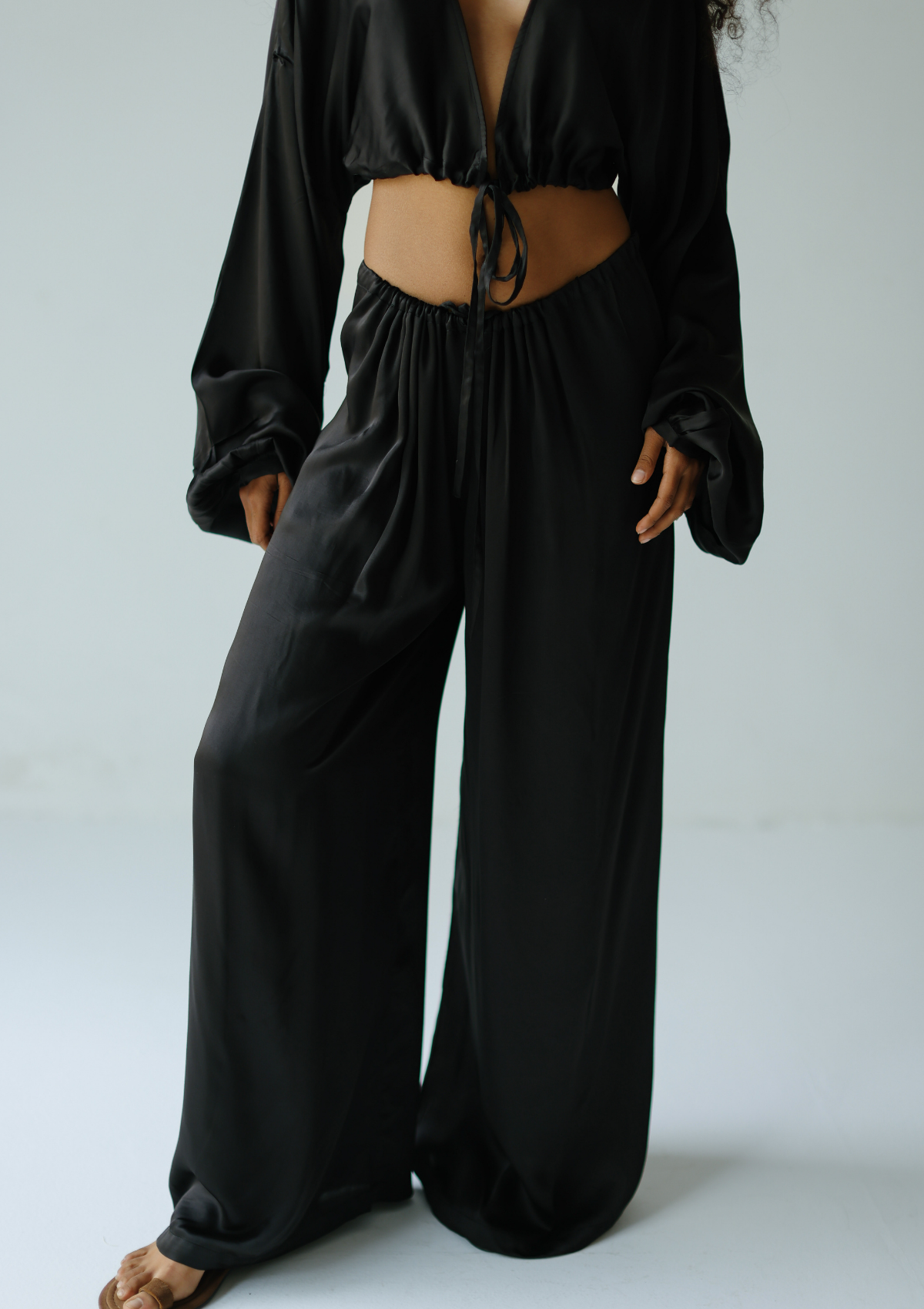 LERA TROUSER - SCHWARZ