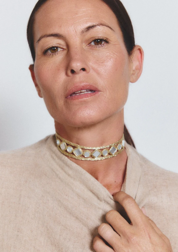 Lily choker