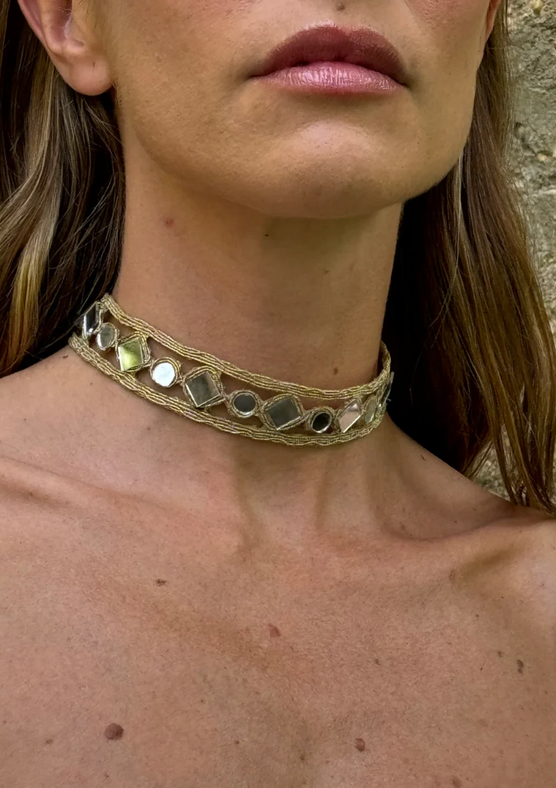 Lily choker