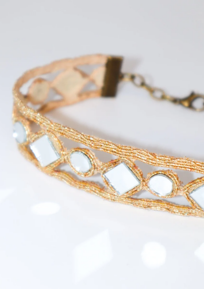 Lily choker