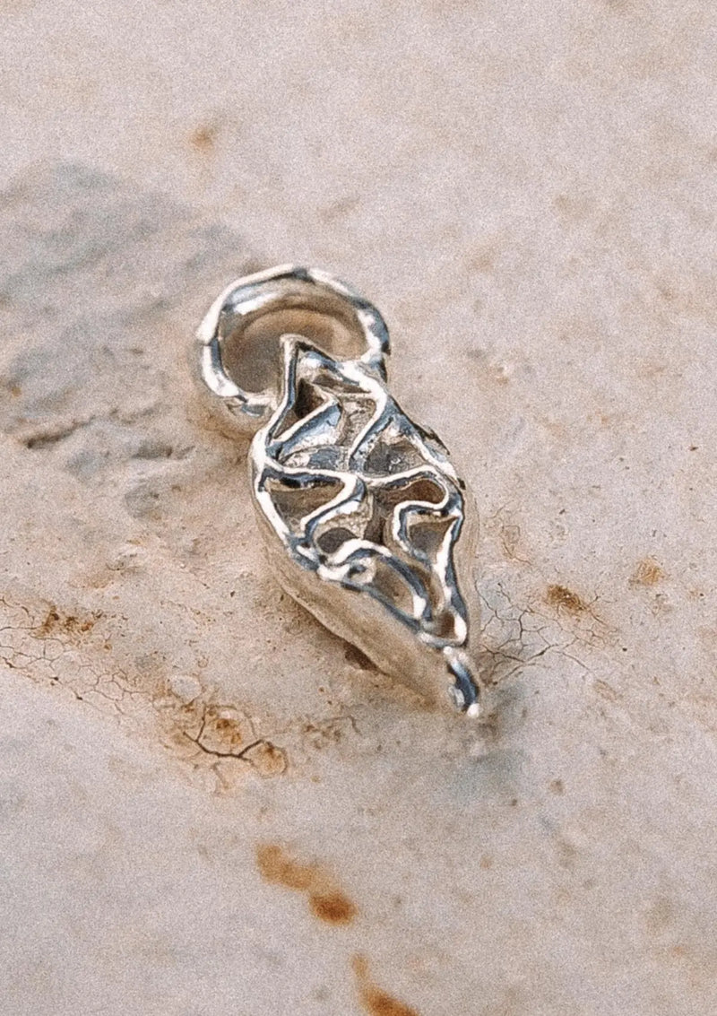 Vulva Charm - Silver