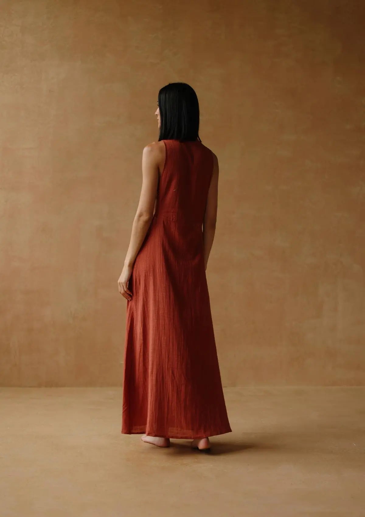 RAYA MAXI-KLEID MIT CUTOUTS – BAKED CLAY
