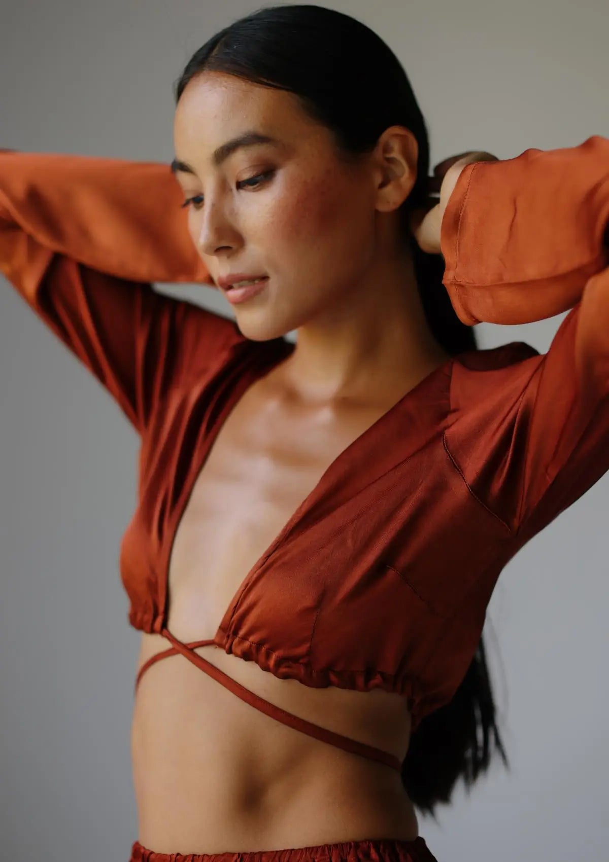 TIA TOP | TIA トップ レディース Amaya Top | GUESS Factory