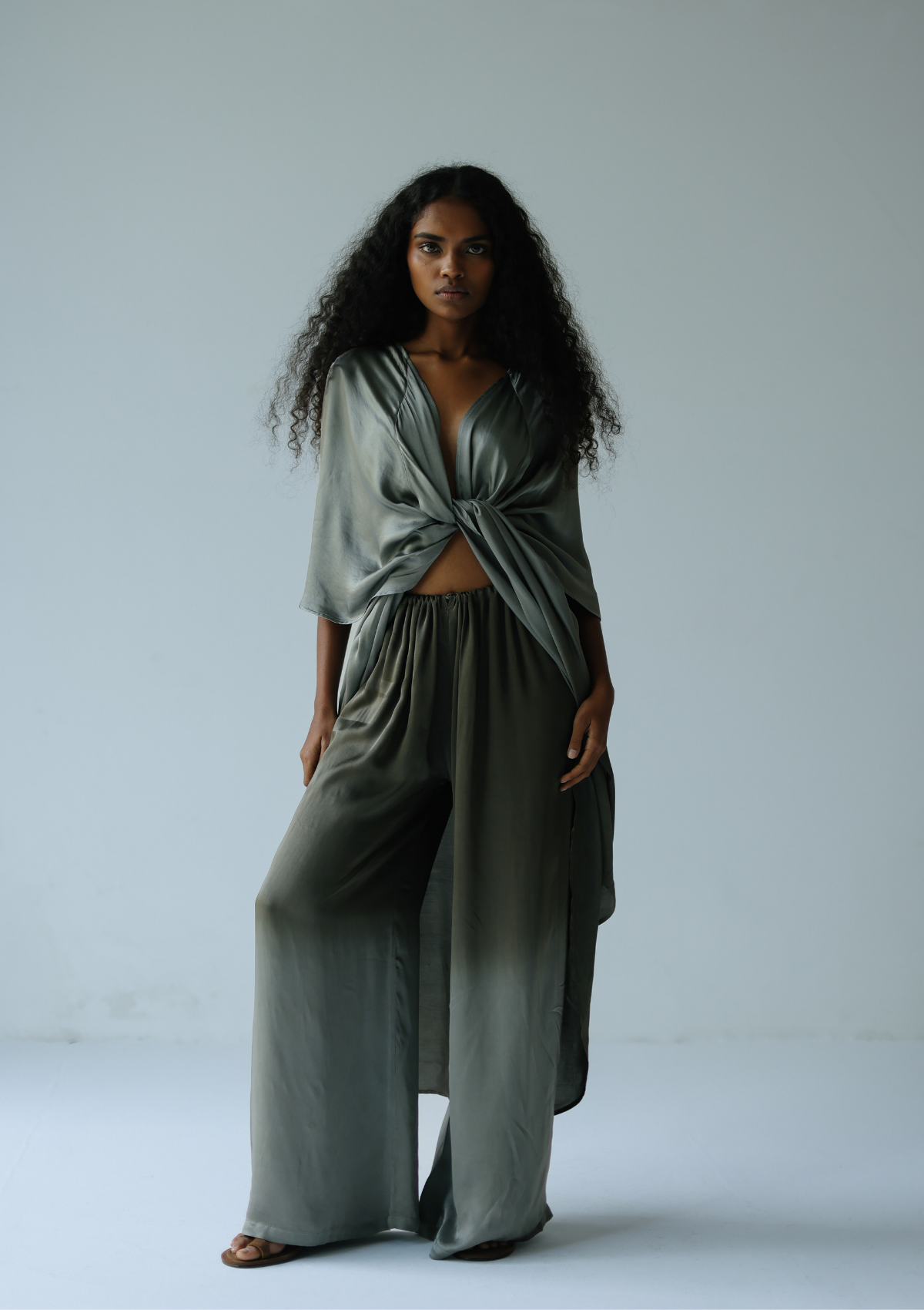 KARLA CAPE - TEA LEAF TO VETIVER